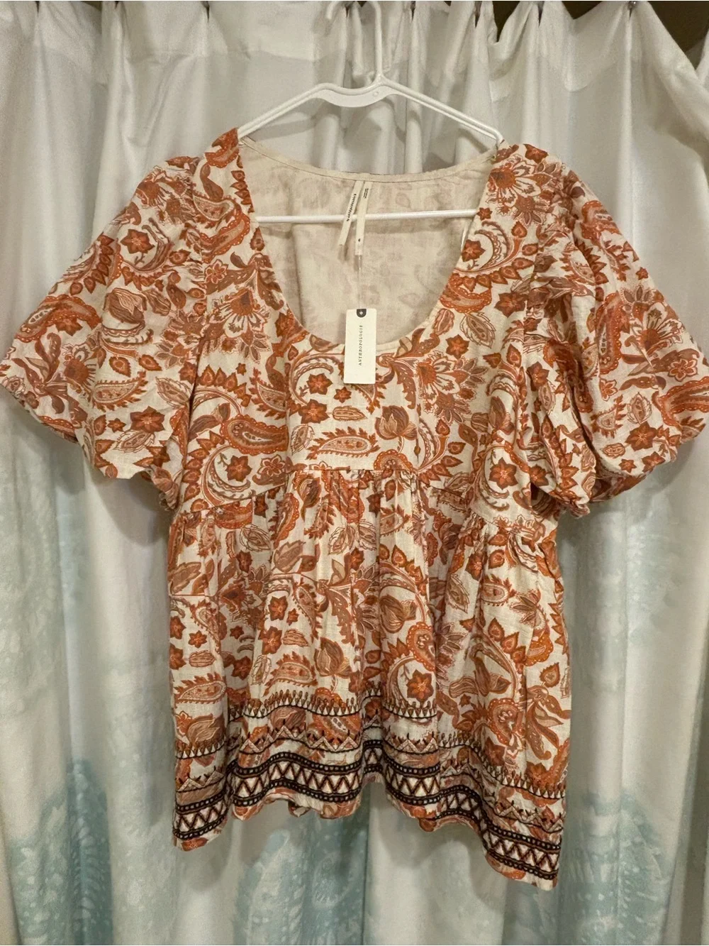 NWT Anthropologie Rust and Cream Paisley V-Neck Puff Sleeve Top